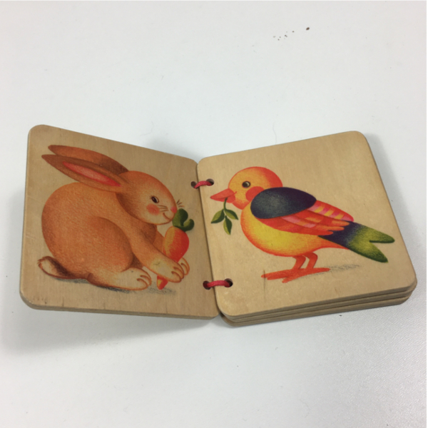 Preloved houten leesboekje dieren retro