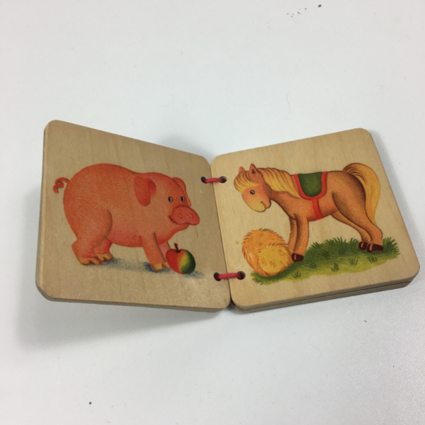 Preloved houten leesboekje dieren retro